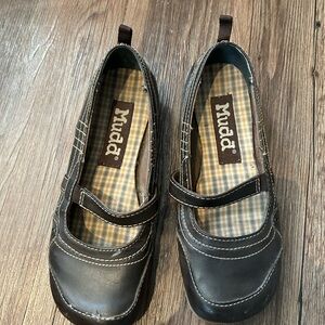 Mudd Brown Mary Jane Casual Flats with Contrast Stitching